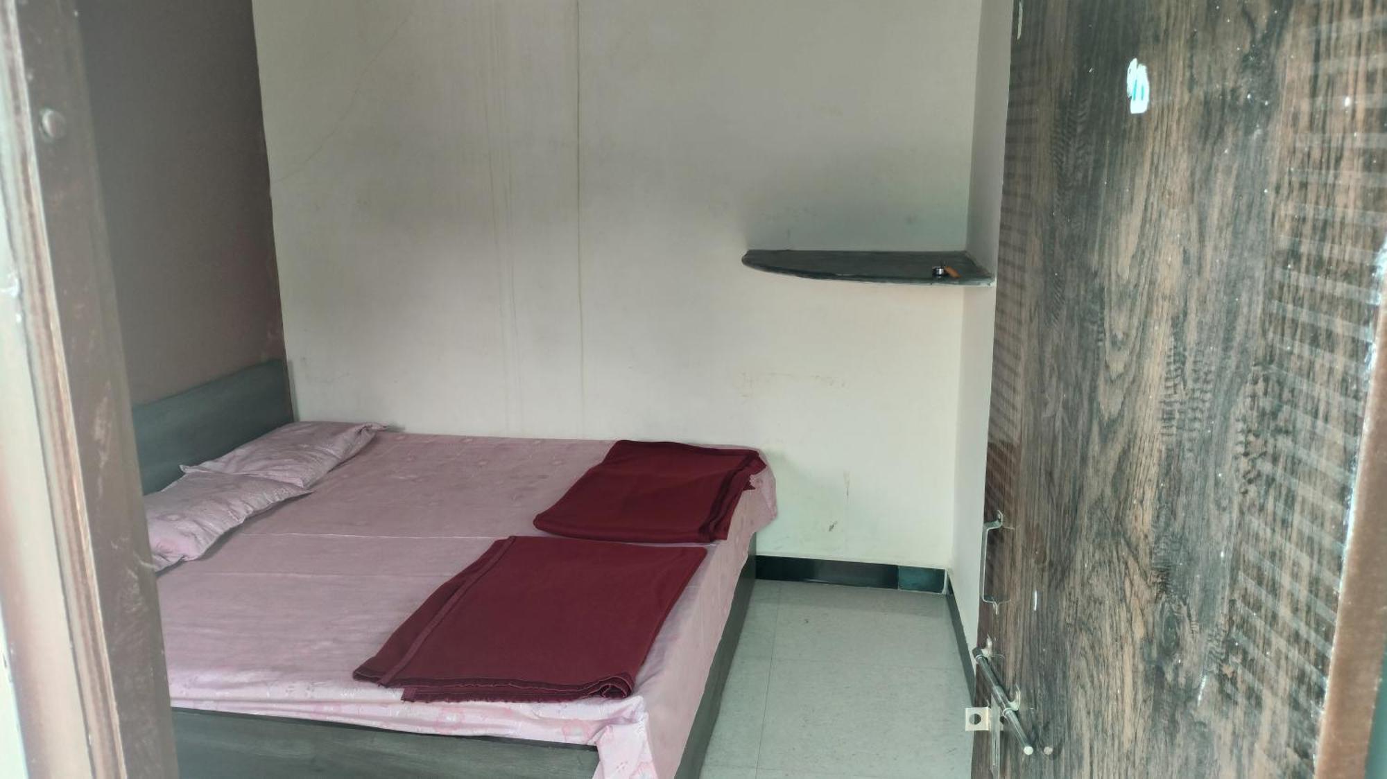 אויאיין Kailash Kuti Guest House מראה חיצוני תמונה