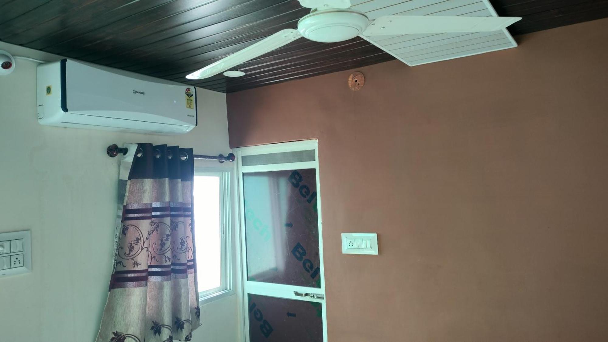 אויאיין Kailash Kuti Guest House חדר תמונה