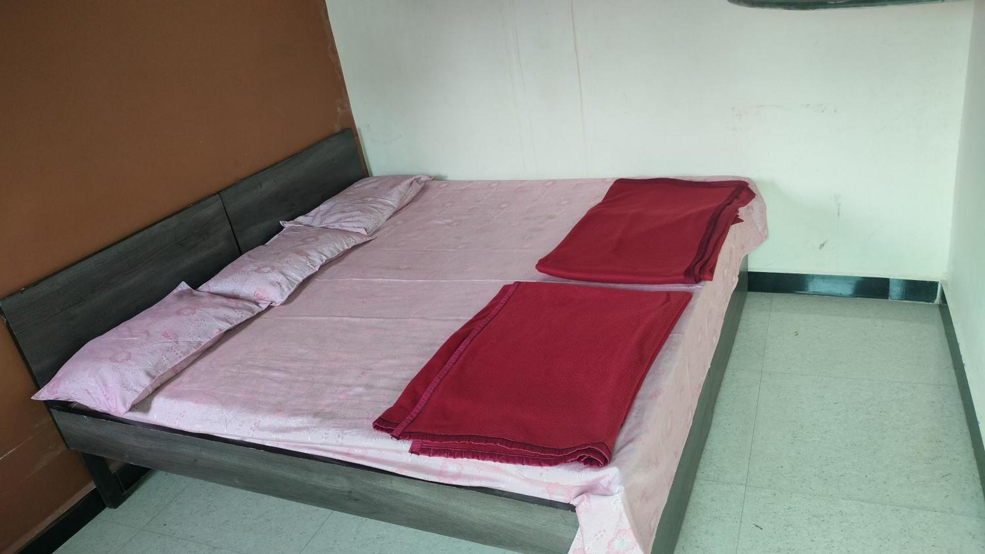אויאיין Kailash Kuti Guest House מראה חיצוני תמונה